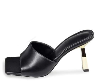 Delrey in Black