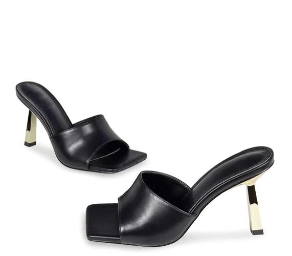 Delrey in Black